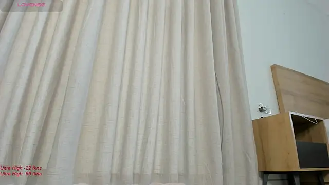 yumisunn online show from February 4, 2025, 3:44 am