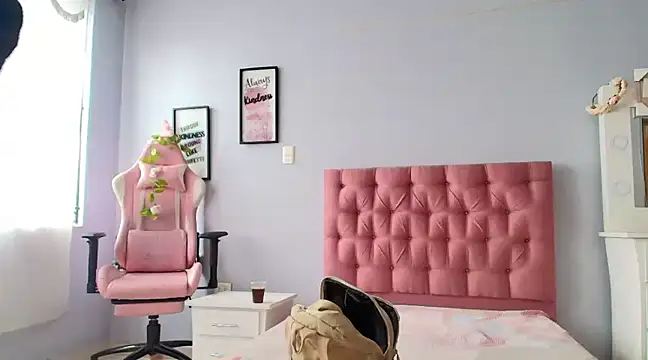  69HONRY online show from February 7, 2025, 1:11 pm