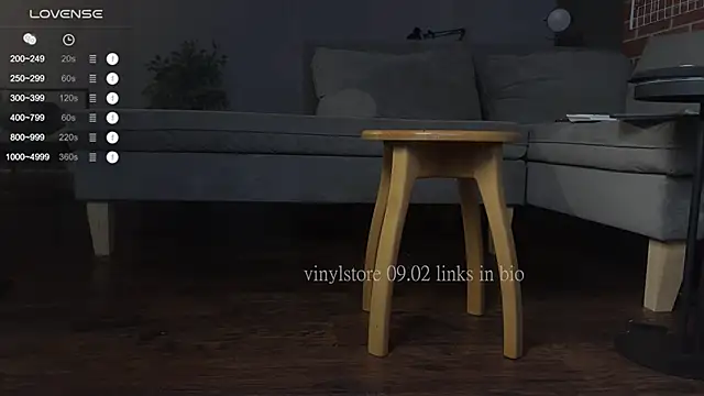 vinylstore online show from February 9, 2025, 4:57 am