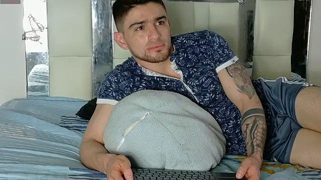 Sexy Alejandro  online show from February 19, 2025, 2:23 pm