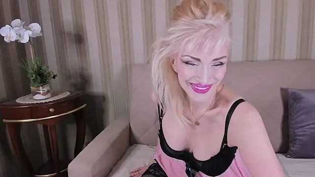 Rita Farel online show from March 30, 2026, 9:49 pm