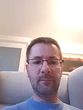 Snapshot of riskybusiness9090 chatting on October 20, 2025, 5:19 am riskybusiness9090 online show from October 20, 2025, 5:19 am