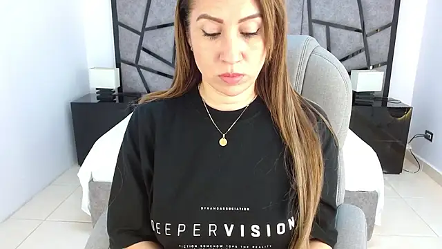 Snapshot of adhara_cortez chatting on May 5, 2026, 7:44 pm adhara cortez online show from May 5, 2026, 7:44 pm
