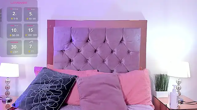 melanie hills online show from November 12, 2025, 11:43 am