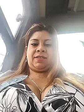 Laura-Hernandez online show from February 12, 2025, 2:32 pm