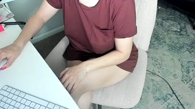 Snapshot of bigb00tyjudyyX chatting on May 19, 2026, 4:13 pm bigb00tyjudyyX online show from May 19, 2026, 4:13 pm