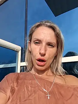 Snapshot of YourJuliena chatting on February 23, 2025, 12:27 pm YourJuliena online show from February 23, 2025, 12:27 pm