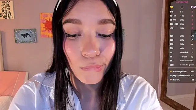 Maia W10 online show from April 19, 2026, 6:10 pm