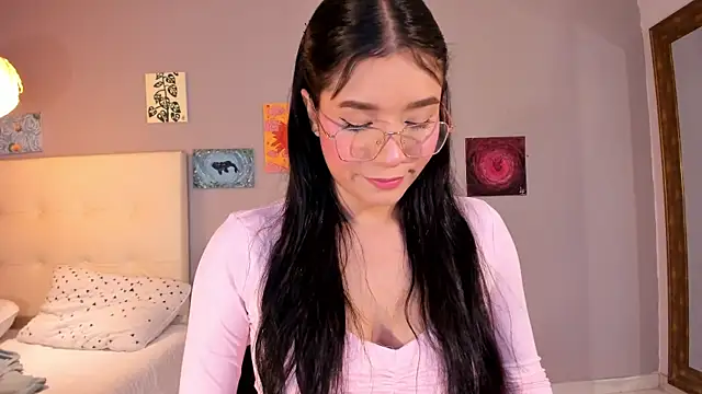 Maia W10 online show from May 27, 2026, 12:24 pm