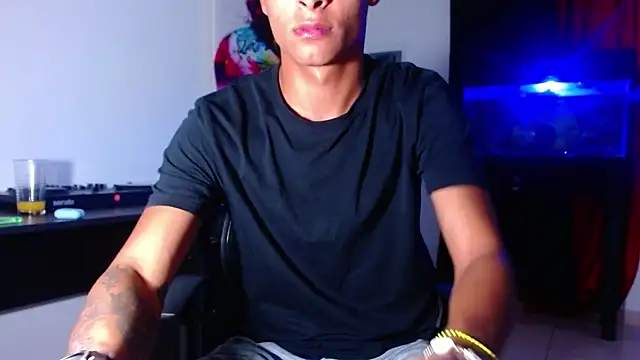 enjoy vibes online show from October 10, 2025, 1:59 am