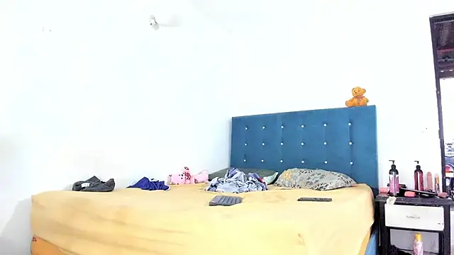 daamonxxx19 online show from October 19, 2025, 10:43 pm