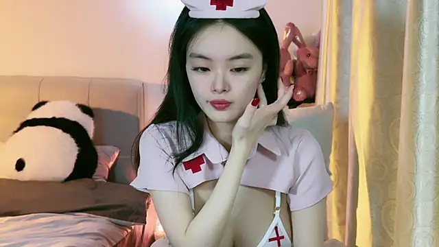 Snapshot of Fairy-HF chatting on January 11, 2025, 6:35 am Fairy-HF online show from January 11, 2025, 6:35 am