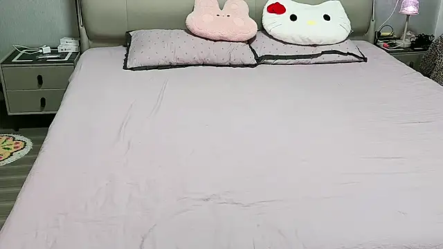 Snapshot of Fairy-HF chatting on October 24, 2025, 2:02 pm Fairy-HF online show from October 24, 2025, 2:02 pm