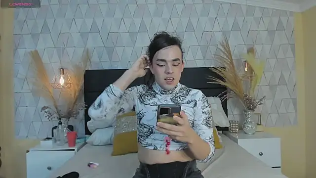 JustinePerry online show from March 4, 2026, 4:07 am