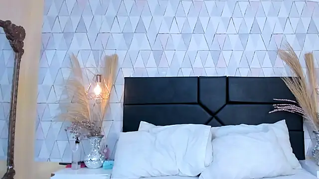 JustinePerry online show from April 5, 2026, 3:47 am