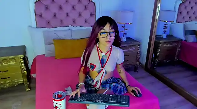 Snapshot of Candy5Girl chatting on March 6, 2025, 7:43 pm Candy5Girl online show from March 6, 2025, 7:43 pm