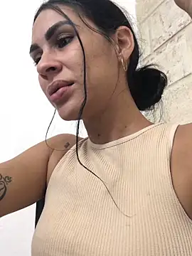 hotroommates online show from November 20, 2025, 12:00 am