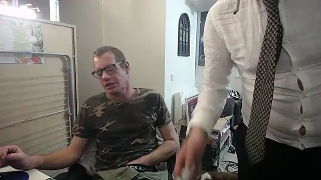 Maikel1981-NL online show from December 25, 2024, 10:59 pm