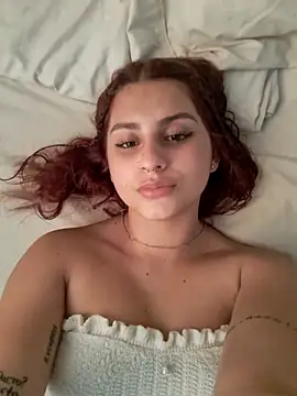 Snapshot of Luu_Princess chatting on February 26, 2025, 11:15 pm Luu Princess online show from February 26, 2025, 11:15 pm