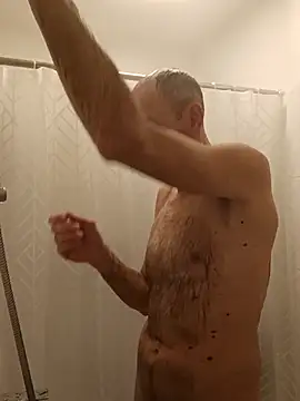 BesterJunge45 online show from December 3, 2024, 7:11 pm