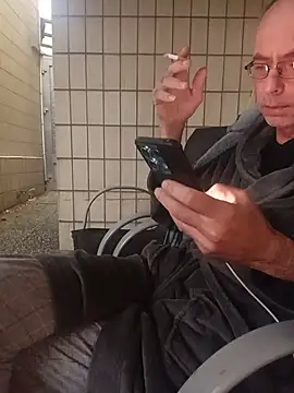 BesterJunge45 online show from July 19, 2026, 3:54 am