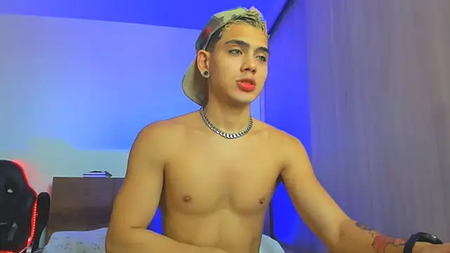 Stevenn 77 online show from December 7, 2024, 4:36 pm