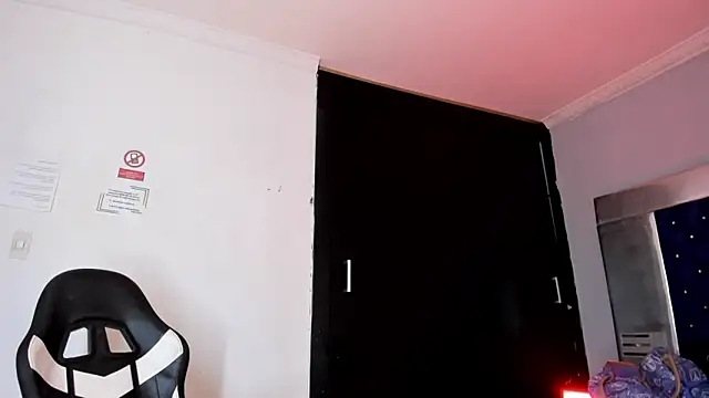 Snapshot of La_Perversa69 chatting on November 22, 2025, 7:13 pm La Perversa69 online show from November 22, 2025, 7:13 pm