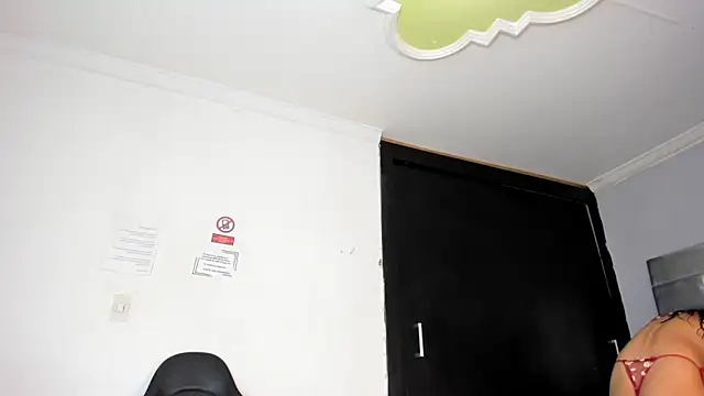 Snapshot of La_Perversa69 chatting on November 23, 2025, 7:02 pm La Perversa69 online show from November 23, 2025, 7:02 pm