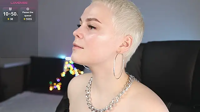 LikaBerry1 online show from February 12, 2025, 8:29 pm