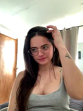 Ambershy18  online show from November 21, 2025, 12:59 pm