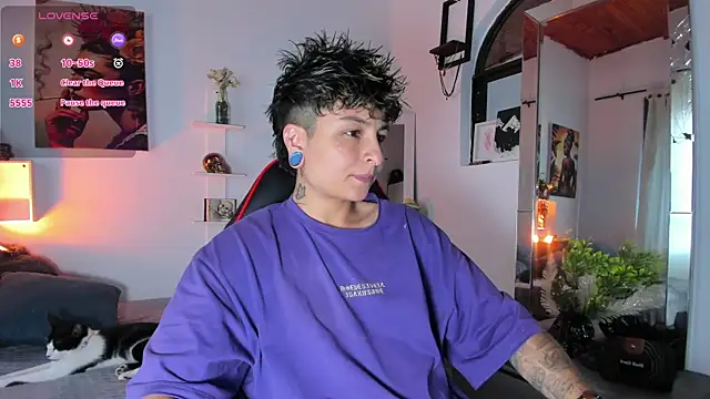 Snapshot of ZuryRamirez_ chatting on December 1, 2025, 8:14 pm ZuryRamirez online show from December 1, 2025, 8:14 pm