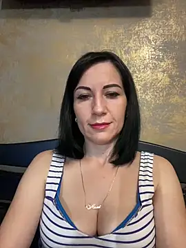 Snapshot of FireLily332 chatting on January 4, 2025, 3:28 pm FireLily332 online show from January 4, 2025, 3:28 pm
