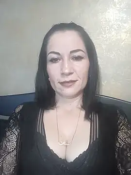 Snapshot of FireLily332 chatting on January 9, 2025, 4:06 pm FireLily332 online show from January 9, 2025, 4:06 pm