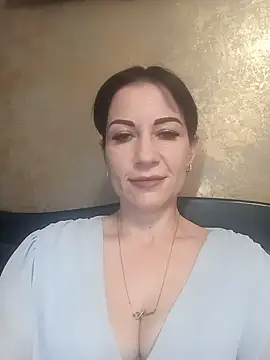 Snapshot of FireLily332 chatting on January 20, 2025, 5:06 pm FireLily332 online show from January 20, 2025, 5:06 pm