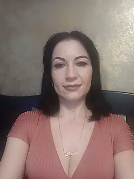 Snapshot of FireLily332 chatting on January 22, 2025, 7:56 pm FireLily332 online show from January 22, 2025, 7:56 pm