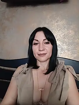 Snapshot of FireLily332 chatting on February 1, 2025, 12:47 pm FireLily332 online show from February 1, 2025, 12:47 pm