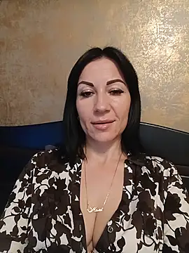 Snapshot of FireLily332 chatting on February 6, 2025, 7:18 pm FireLily332 online show from February 6, 2025, 7:18 pm