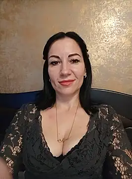 Snapshot of FireLily332 chatting on February 7, 2025, 7:49 pm FireLily332 online show from February 7, 2025, 7:49 pm