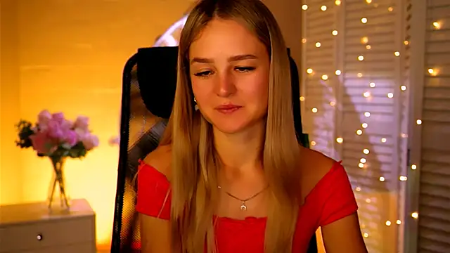 Snapshot of DeboraLarson chatting on November 14, 2025, 3:38 am DeboraLarson online show from November 14, 2025, 3:38 am