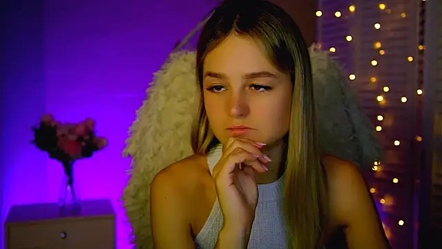 Snapshot of DeboraLarson chatting on November 30, 2025, 3:32 am DeboraLarson online show from November 30, 2025, 3:32 am