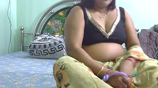 Couple For You18 online show from February 12, 2026, 4:29 am