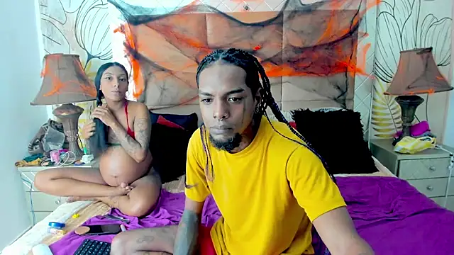 bigblackhotx1 online show from October 23, 2025, 7:40 am