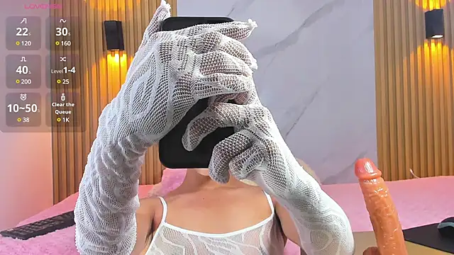 Snapshot of miss_Ari chatting on December 24, 2024, 6:06 pm miss Ari online show from December 24, 2024, 6:06 pm