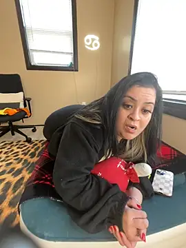 tillymarie34 online show from February 15, 2026, 10:06 pm