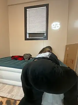 tillymarie34 online show from April 6, 2026, 3:48 am