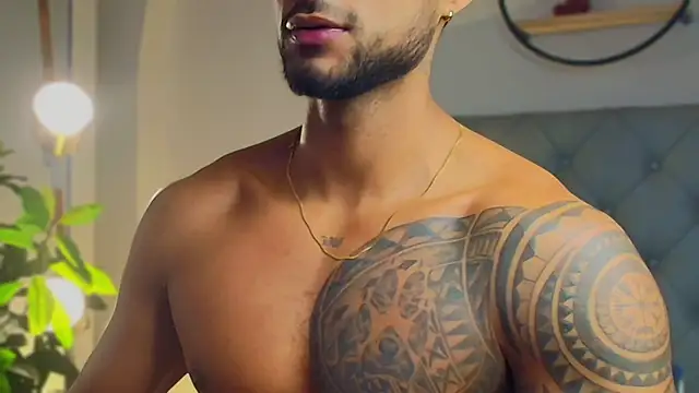 LiamGarcia1 online show from January 17, 2025, 3:22 pm