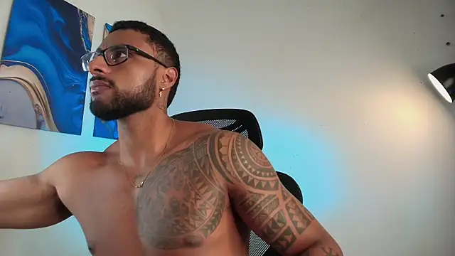 LiamGarcia1 online show from February 18, 2026, 4:03 pm