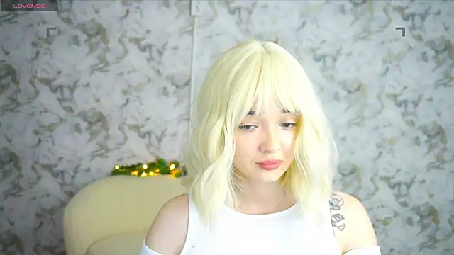 Snapshot of Ashley_S chatting on June 9, 2026, 10:21 pm Ashley S online show from June 9, 2026, 10:21 pm