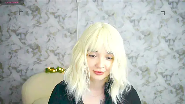 Snapshot of Ashley_S chatting on June 10, 2026, 10:19 pm Ashley S online show from June 10, 2026, 10:19 pm