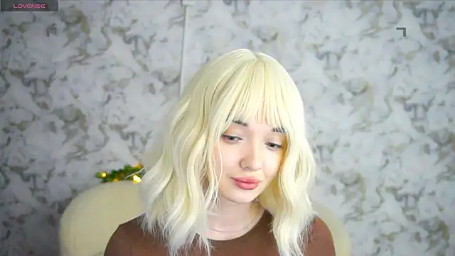 Snapshot of Ashley_S chatting on June 19, 2026, 10:13 pm Ashley S online show from June 19, 2026, 10:13 pm